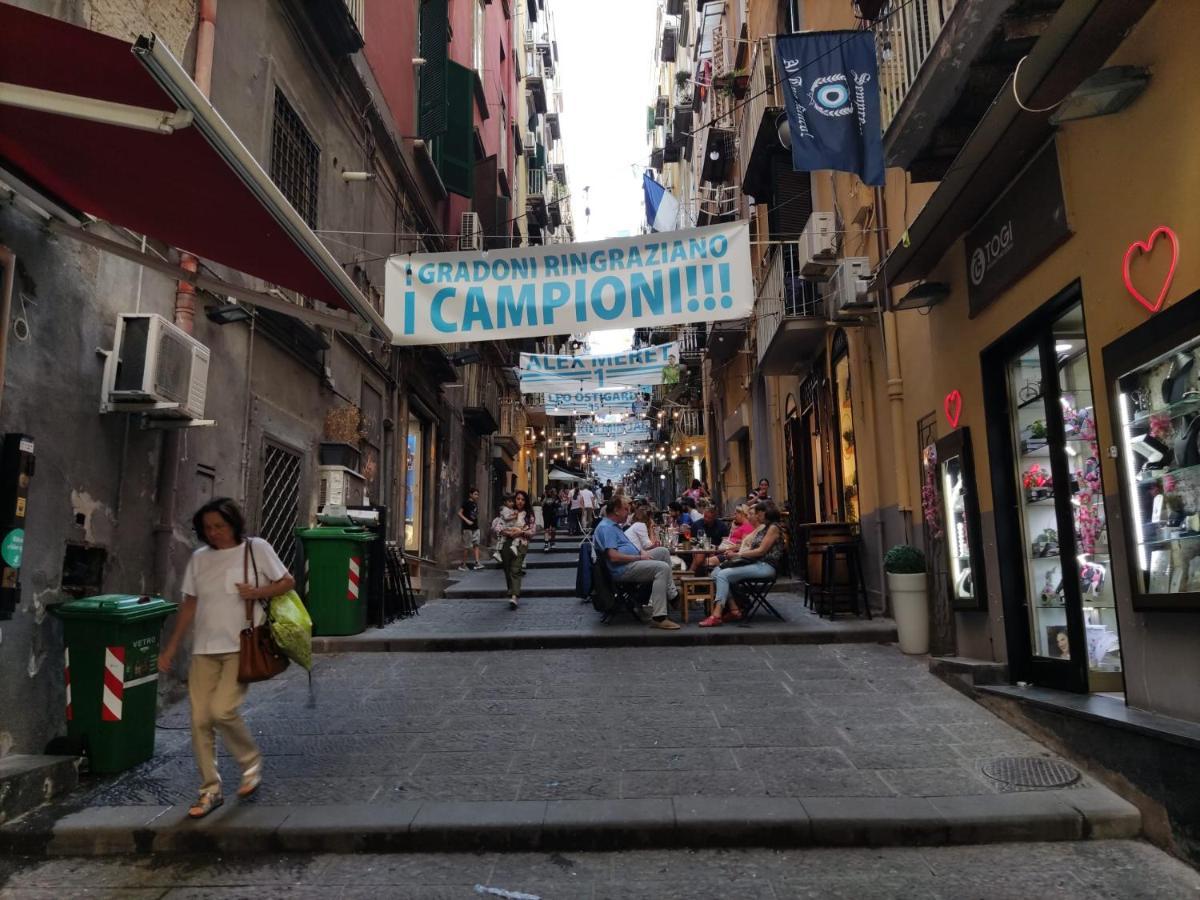 O'Tuocc A Chiaia Apartment Napoli Exterior foto