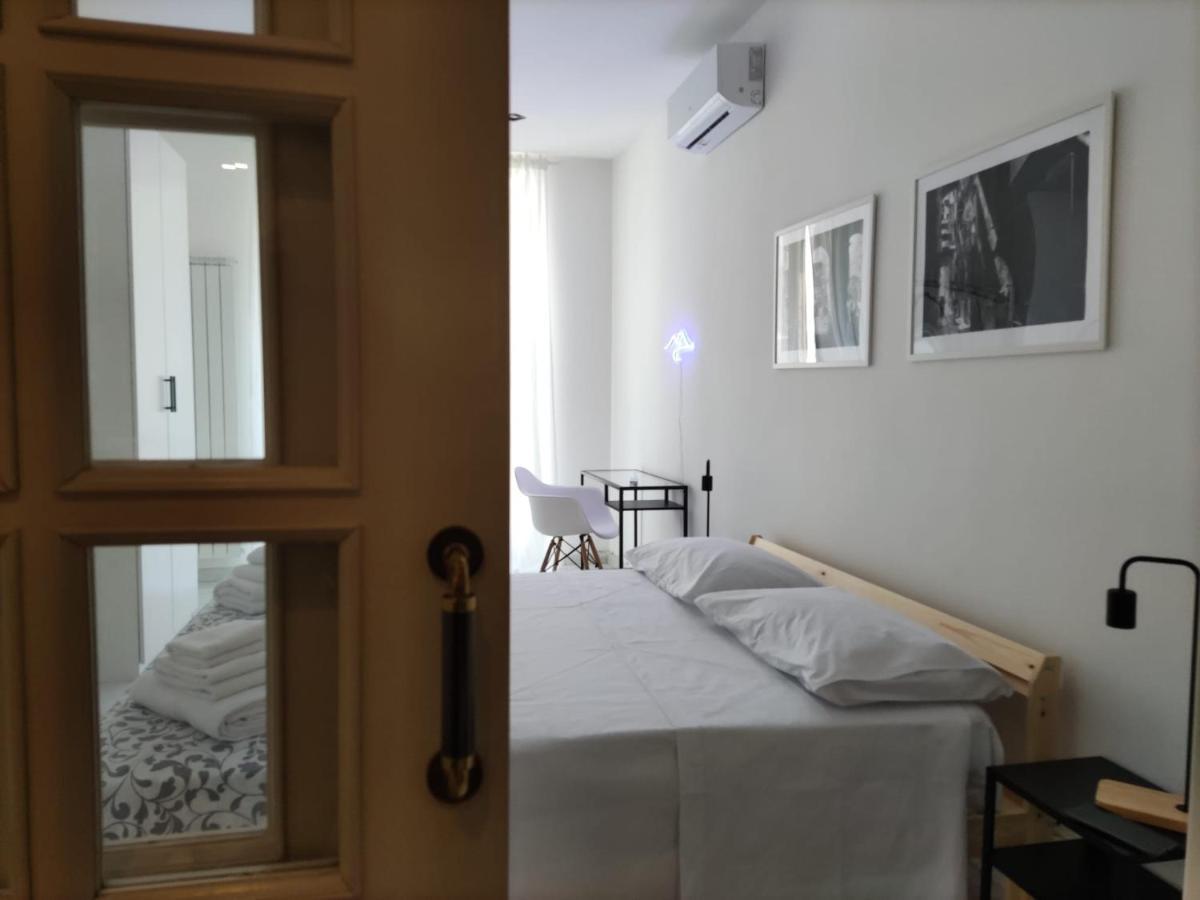 O'Tuocc A Chiaia Apartment Napoli Exterior foto